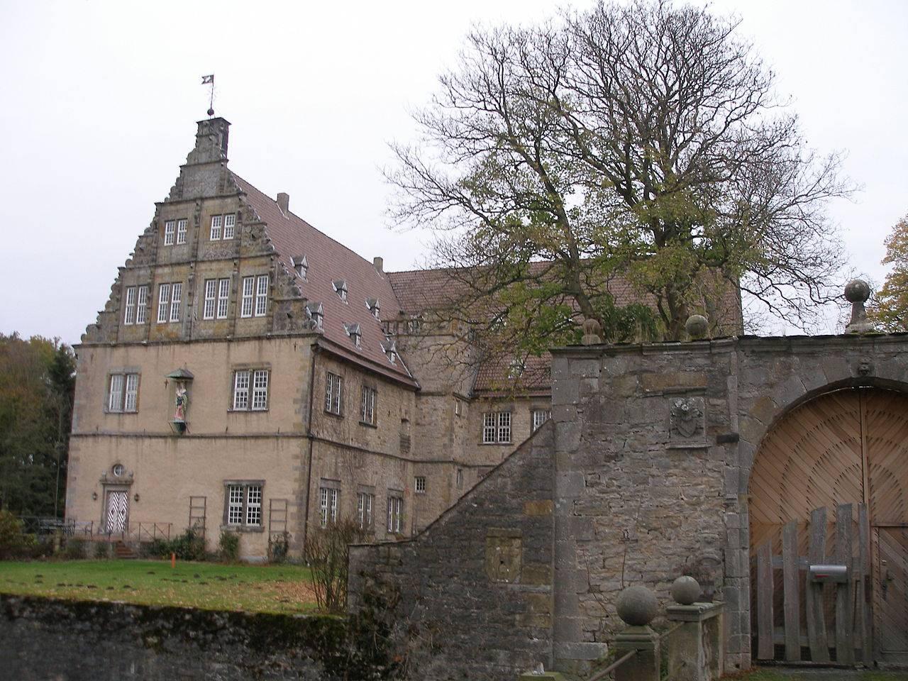 Zugangstor zum Schloss Thienhausen