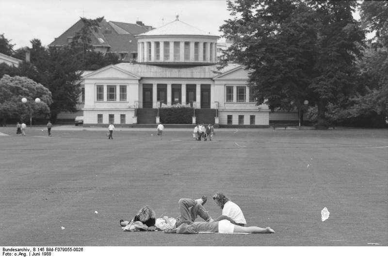 Akademische Kunstmuseum 1988