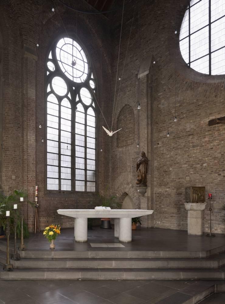Blick zum schräg positionierten Altarbereich der ehemaligen Franziskanerkirche St. Marien