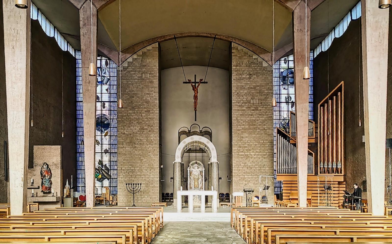 Innenraum St. Anna Köln-Ehrenfeld