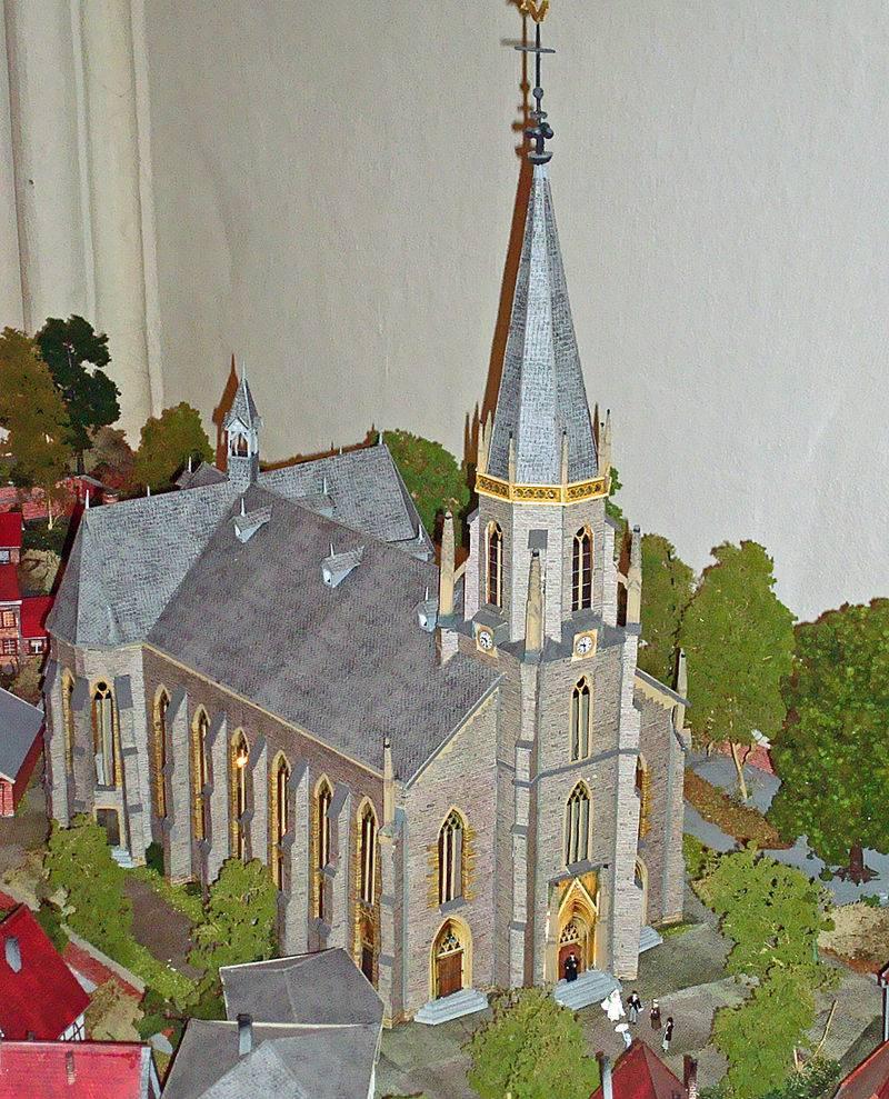 Teil eines Dioramas in der Kirche, das die Szenerie rund um die Kirche um das Jahr 1900 zeigt