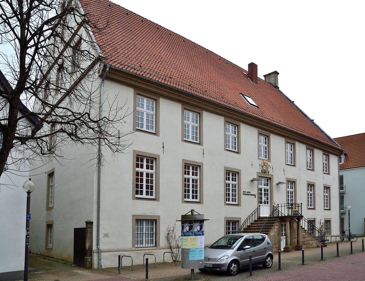 Ehem. Annenhof, Eingangsfront