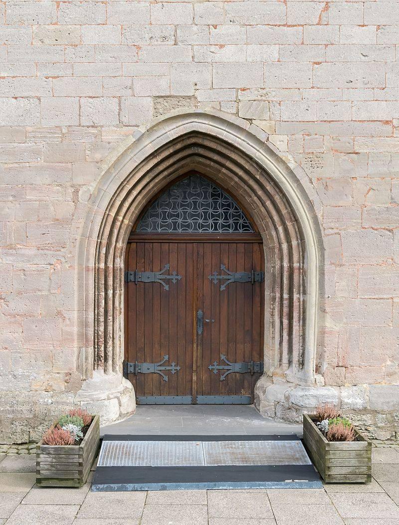 Westportal von St. Nikolaus