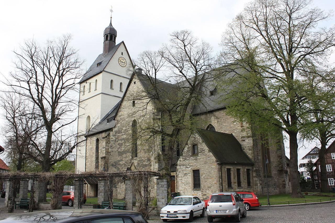 Außenansicht von St. Johannes Baptist in Salzkotten