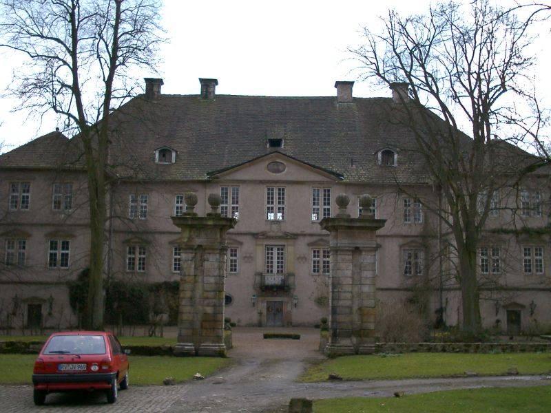 Blick auf die Nordfassade von Schloss Wöbbel