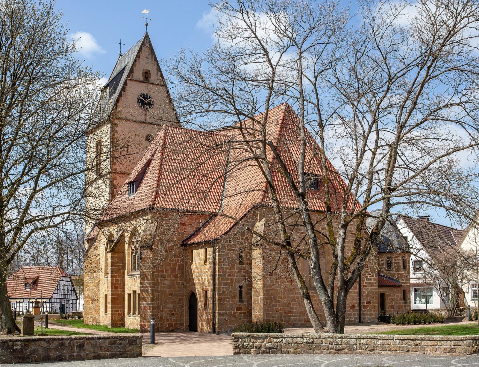 Außenansicht mit Blick auf den Chor