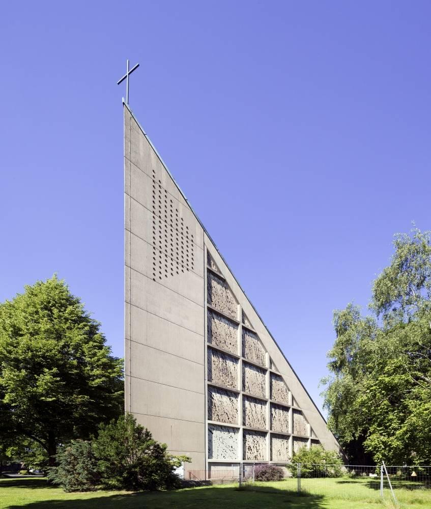 seitliche Ansicht der Stephanuskirche