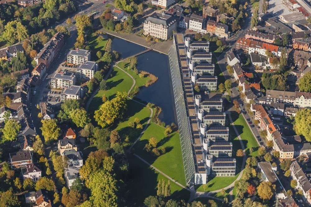 Luftbild mit Verwaltungsgebäude und Wissenschaftspark