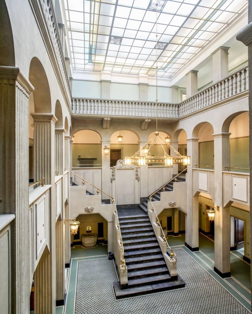 Blick in den Lichthof des ehemaligen Verwaltungsgebäudes der Gelsenkirchener Gusstahl- und Eisenwerke