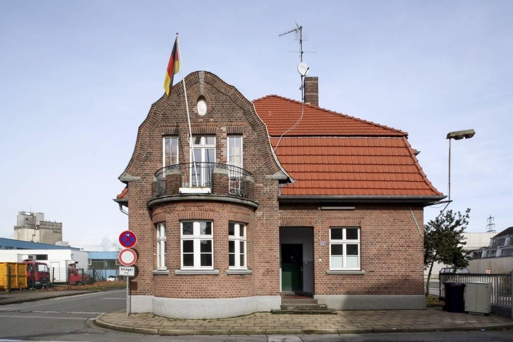 Das Pförtner- und Kantinengebäude