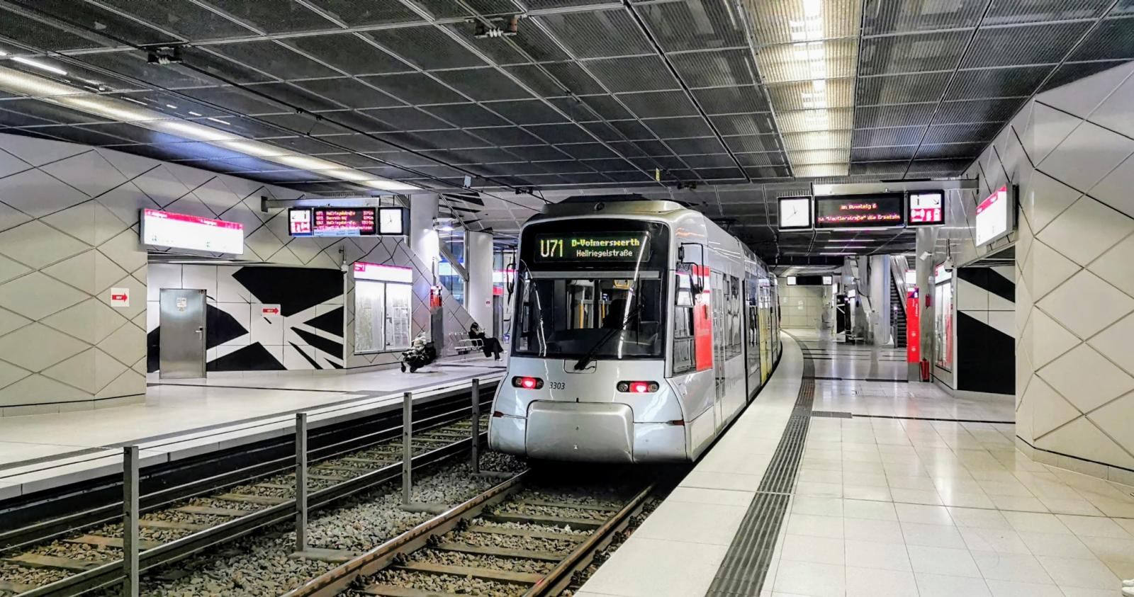 Bahnhaltestelle Pempelforter Straße, Bahnsteig
