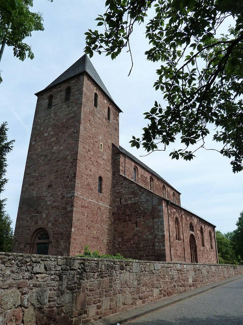 St. Johannes Baptist, Basis des Westturms