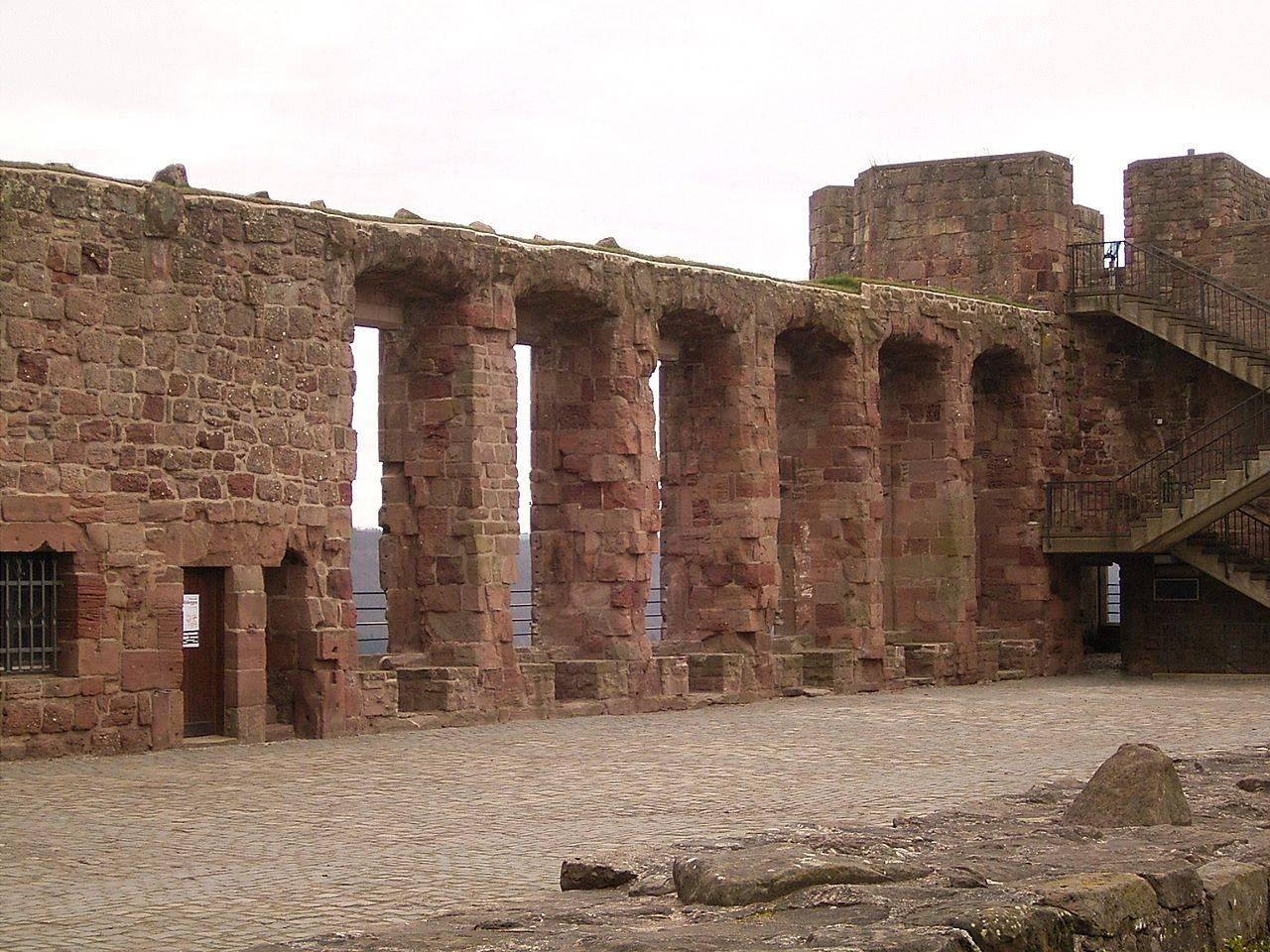 Überreste des Palas