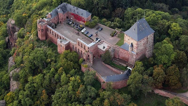 Luftbild der Burg Nideggen