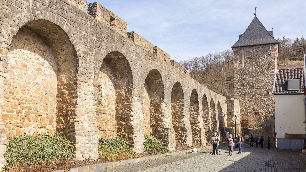 Stadtmauer Bad Münstereifel, nördliche Seite, Wallgasse Blick Richtung Werther Tor