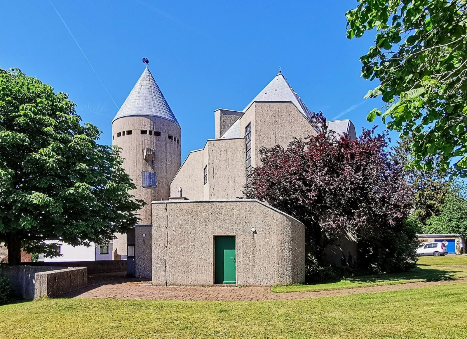 Ostansicht St Mariä Heimsuchung Impekoven