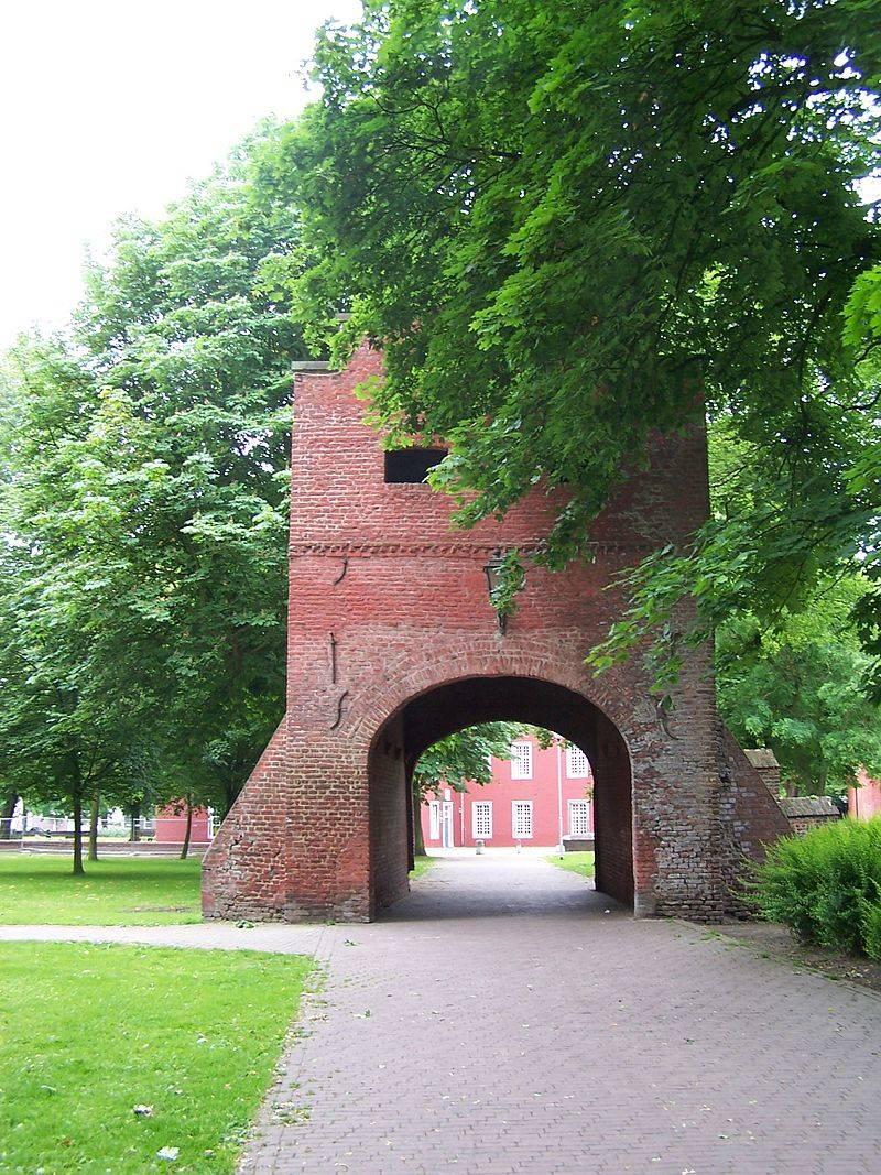 Burg Alsdorf, Torbau