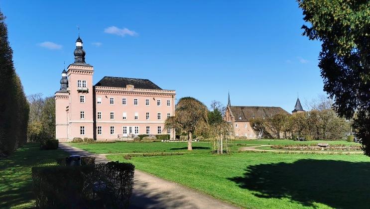 Schlosspark und Schloss Gracht