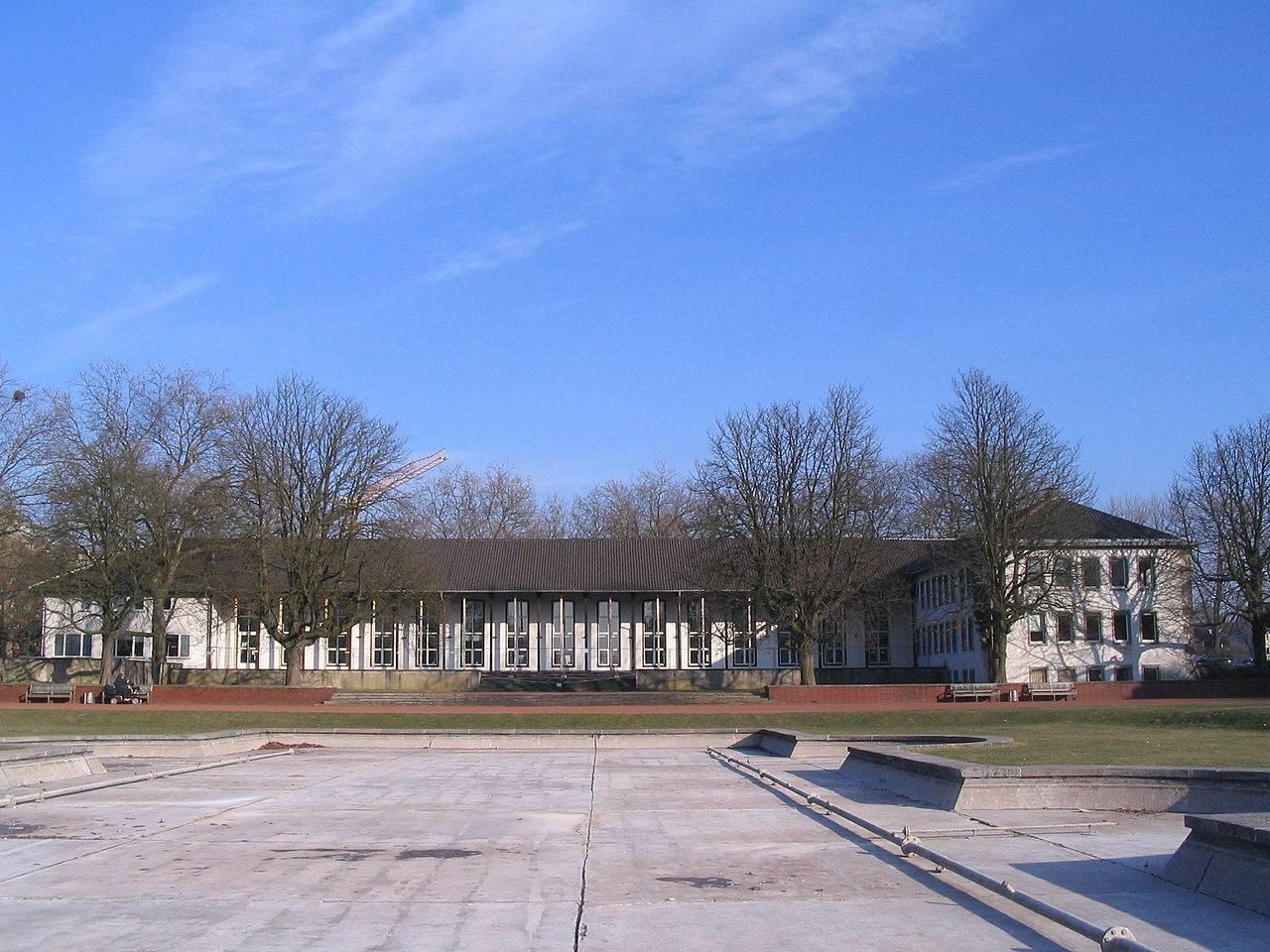 Blick auf das Garten-, Friedhofs- und Forstamt