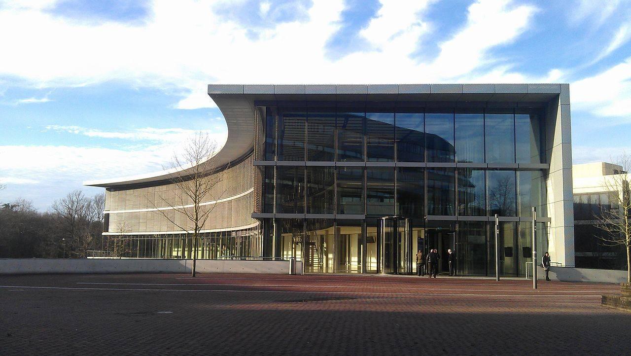 Blick auf Fassade und Eingang
