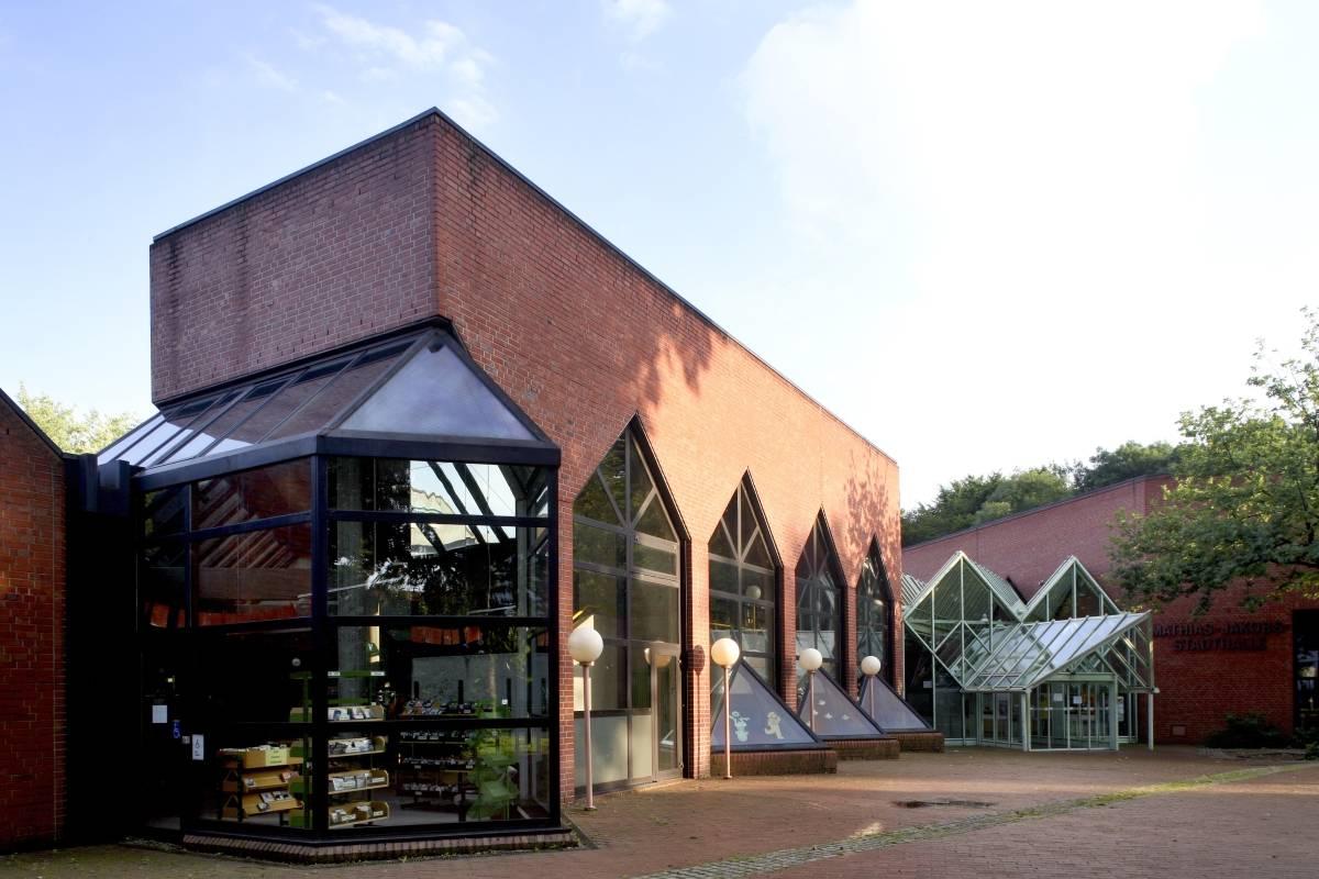 Stadtbibliothek Gladbeck und Eingang Stadthalle