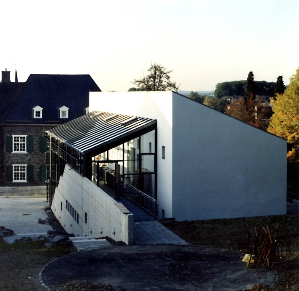Neubau von Südosten