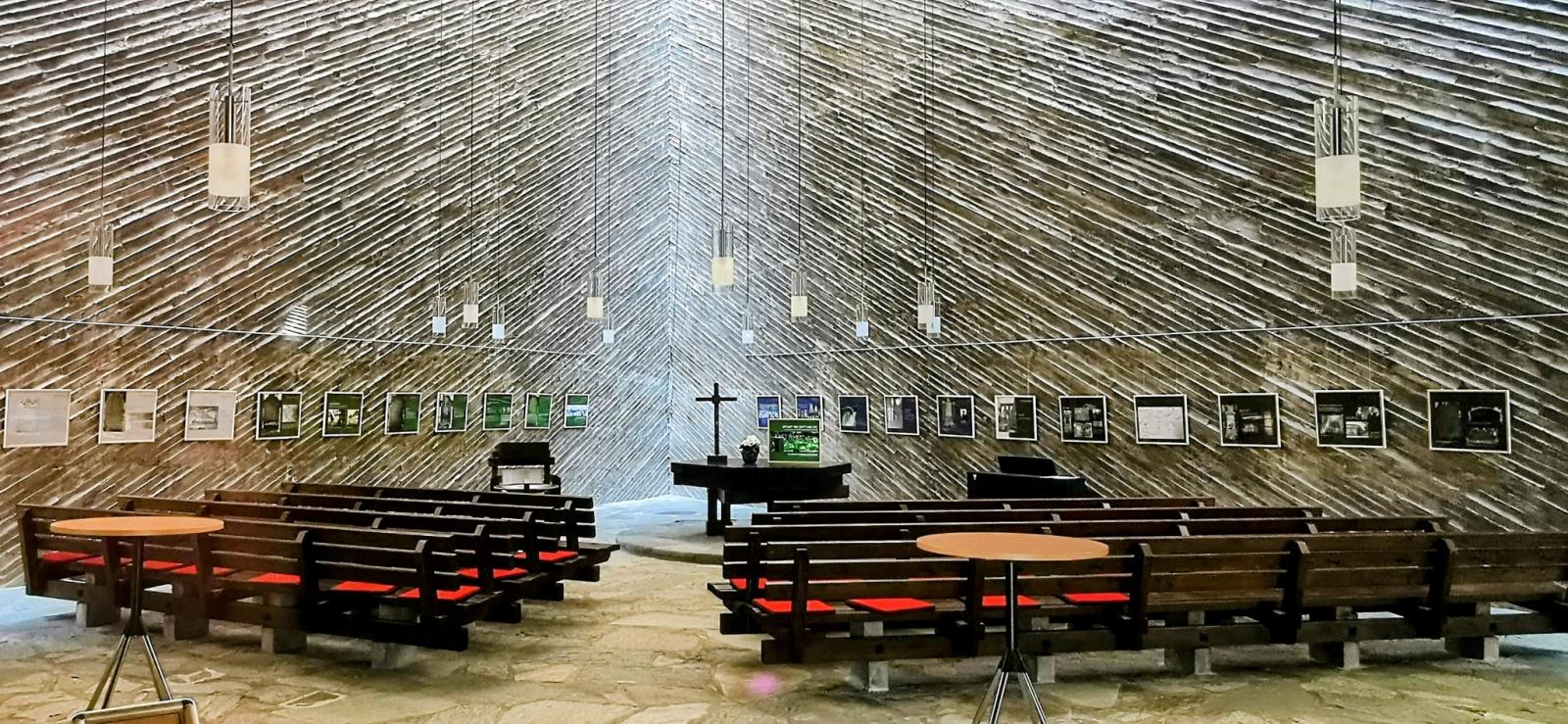 Innenraum der Auferstehungskirche in Köln-Buchforst