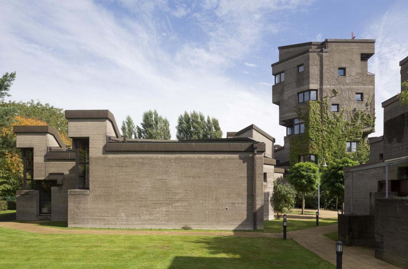 Außenansicht Gemeindezentrum und Friedenskirche Monheim