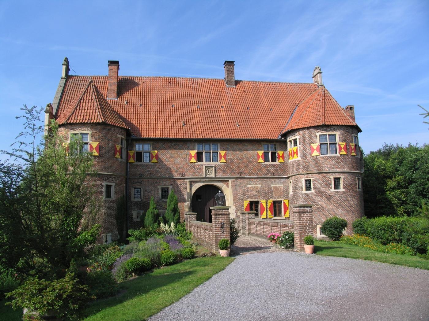 das 1561 errichtete Torhaus