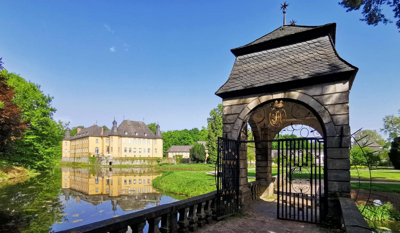 Barockbrücke und Schloss Dyck