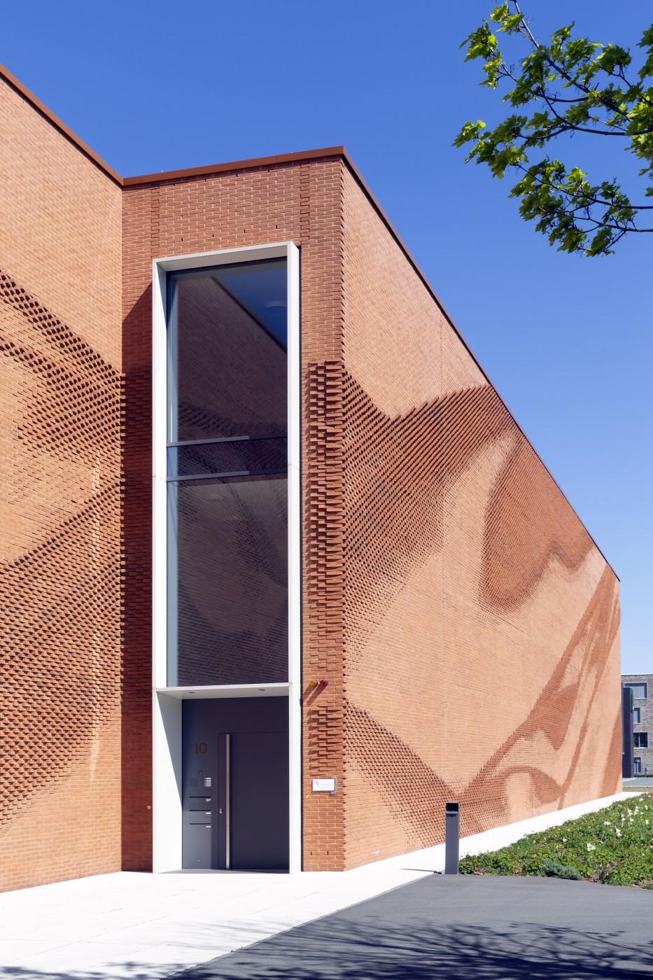 Fassade mit Eingangsbereich