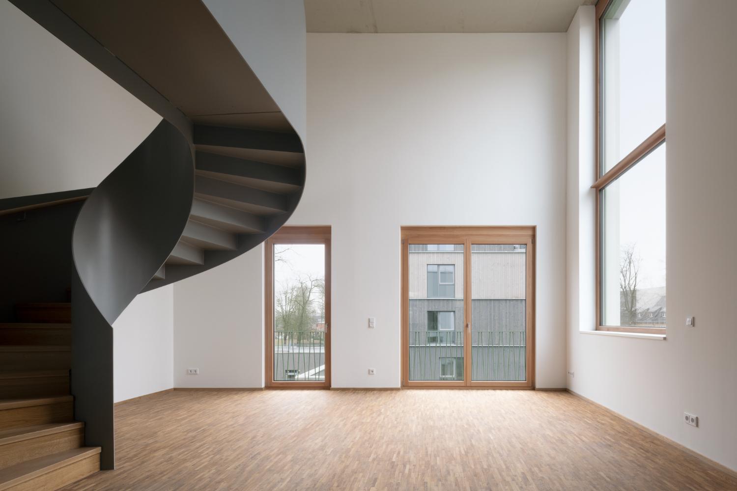 Mehrgeschossige Atelierwohnung mit Galeriegeschoss