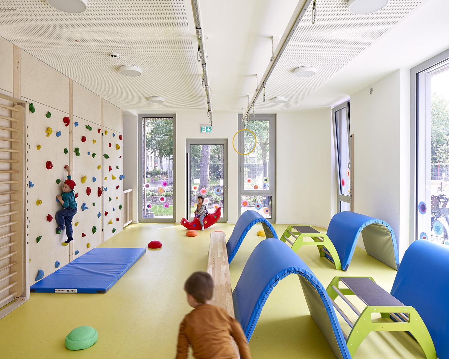 SOS - Kinderdorf, Bewegungsraum Kita