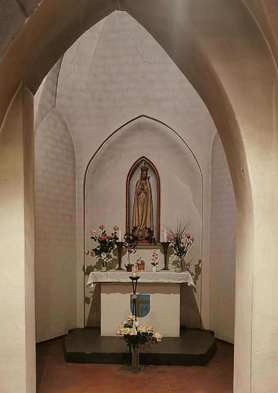 Kapelle mit Marienstatue