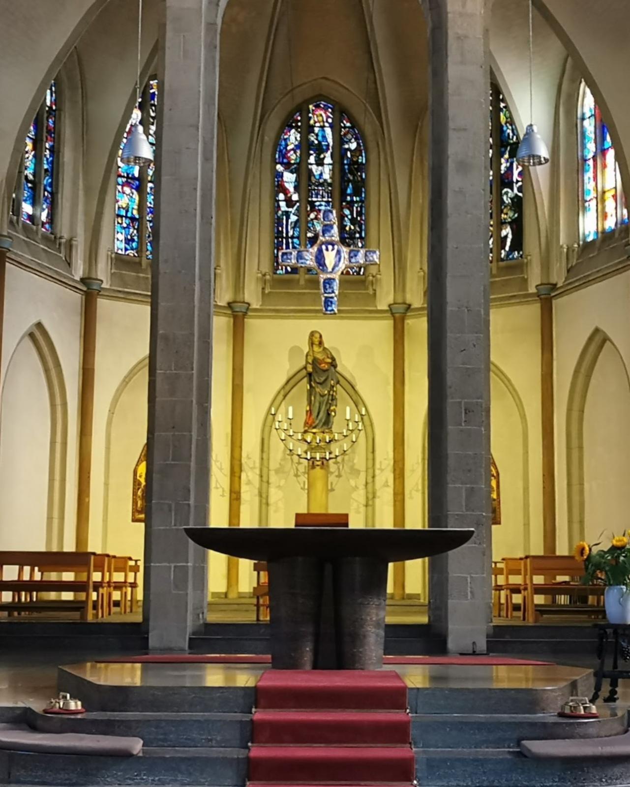 Altar und Chor