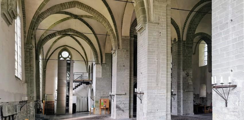 Blick in den Kirchenraum