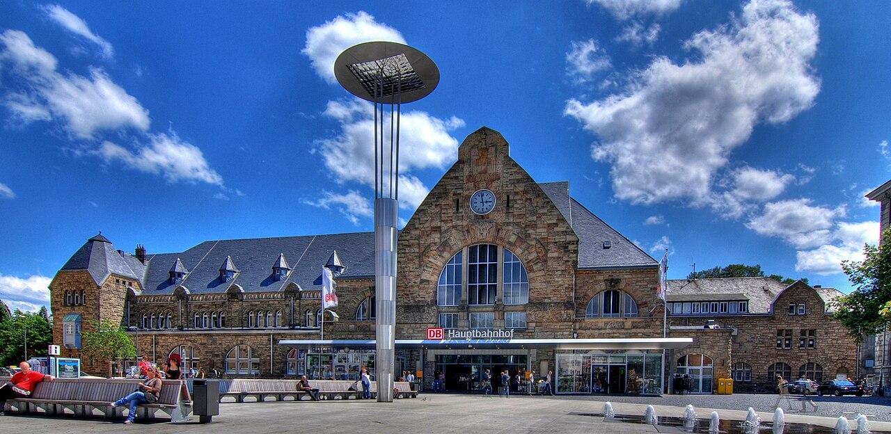 Hauptbahnhof Aachen, Empfangsgebäude und Vorplatz