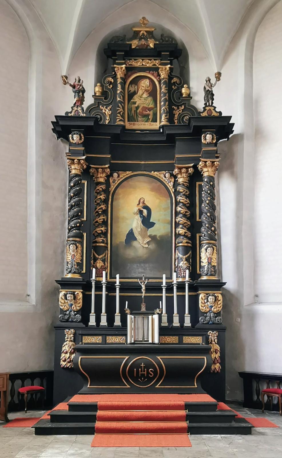 Altar in St. Antonius