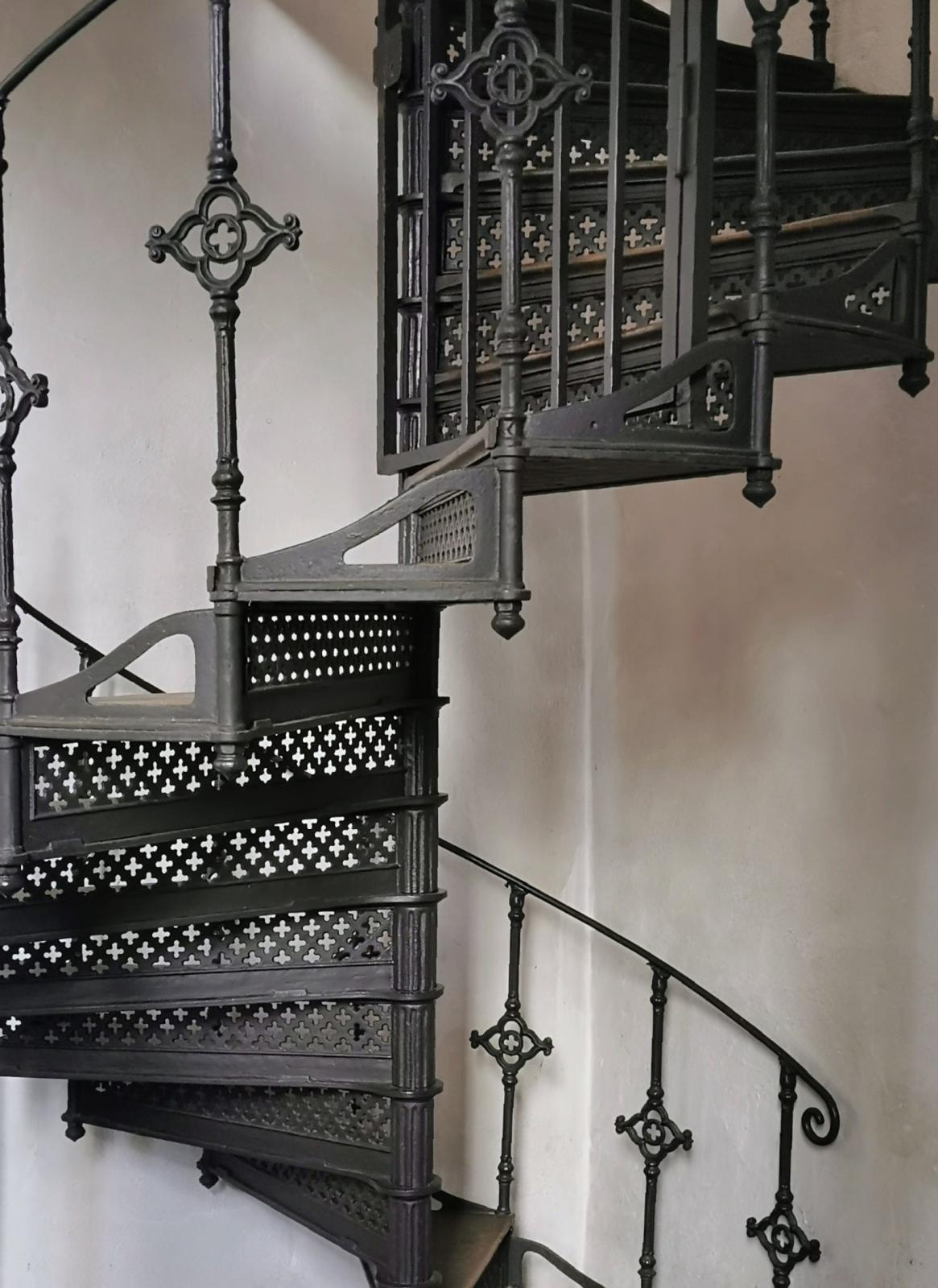 Gewendelte Stahltreppe