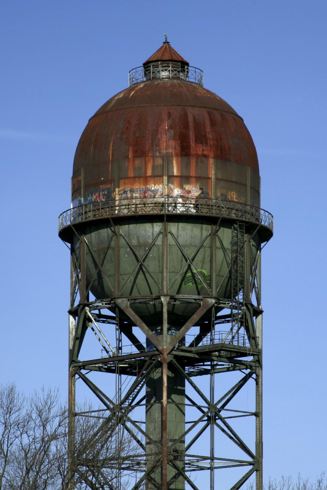 Eiförmiger Hochbehälter zur Wasserspeicherung