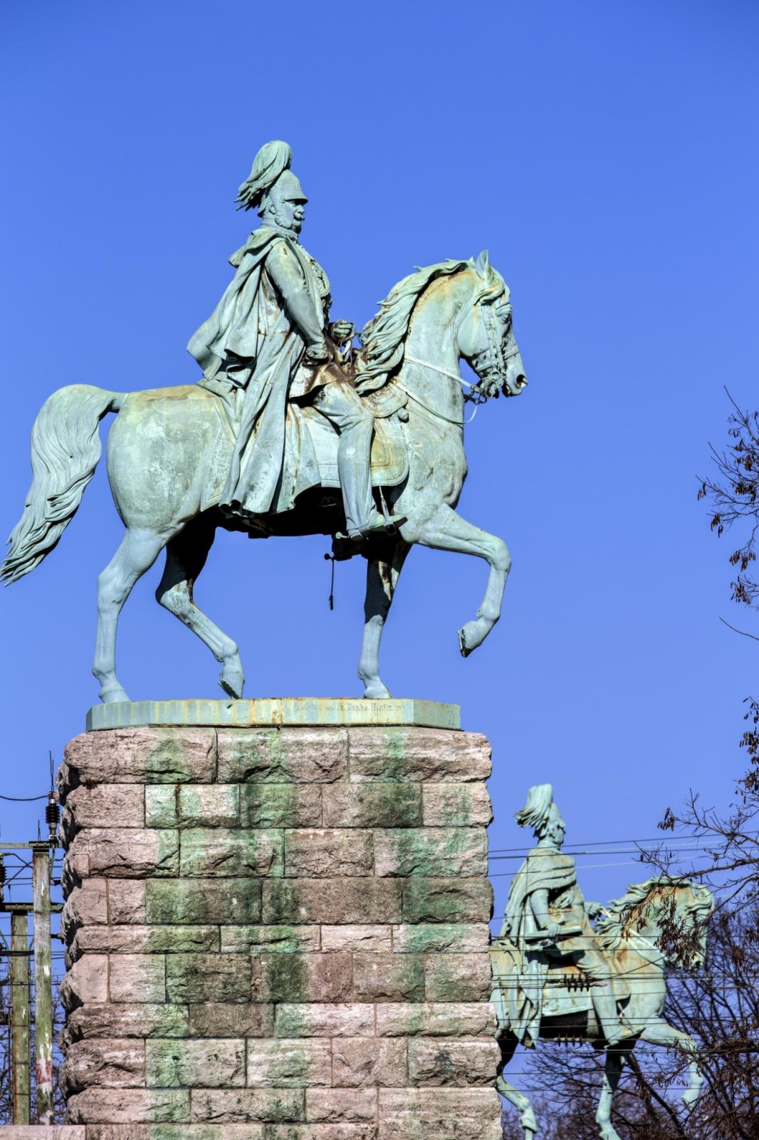 Reiterstandbilder vor der Hohenzollernbrücke