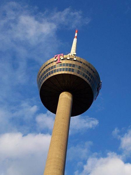 Ansicht Fernsehturm von unten
