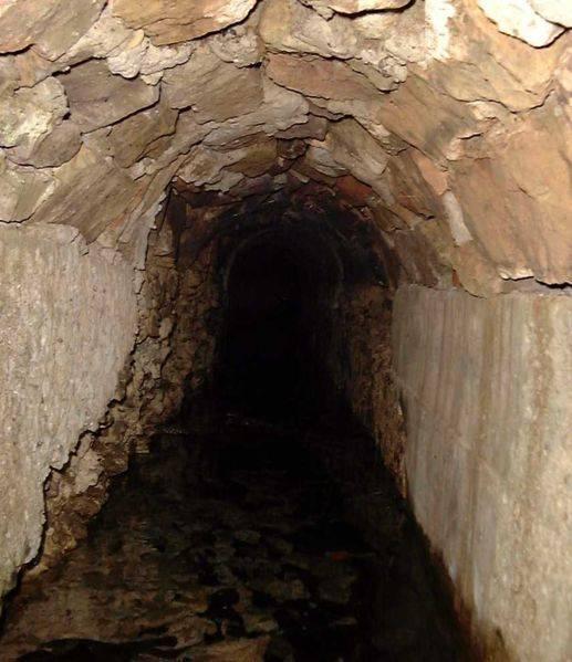 Das Innere der Leitung in der Nähe von Nettersheim