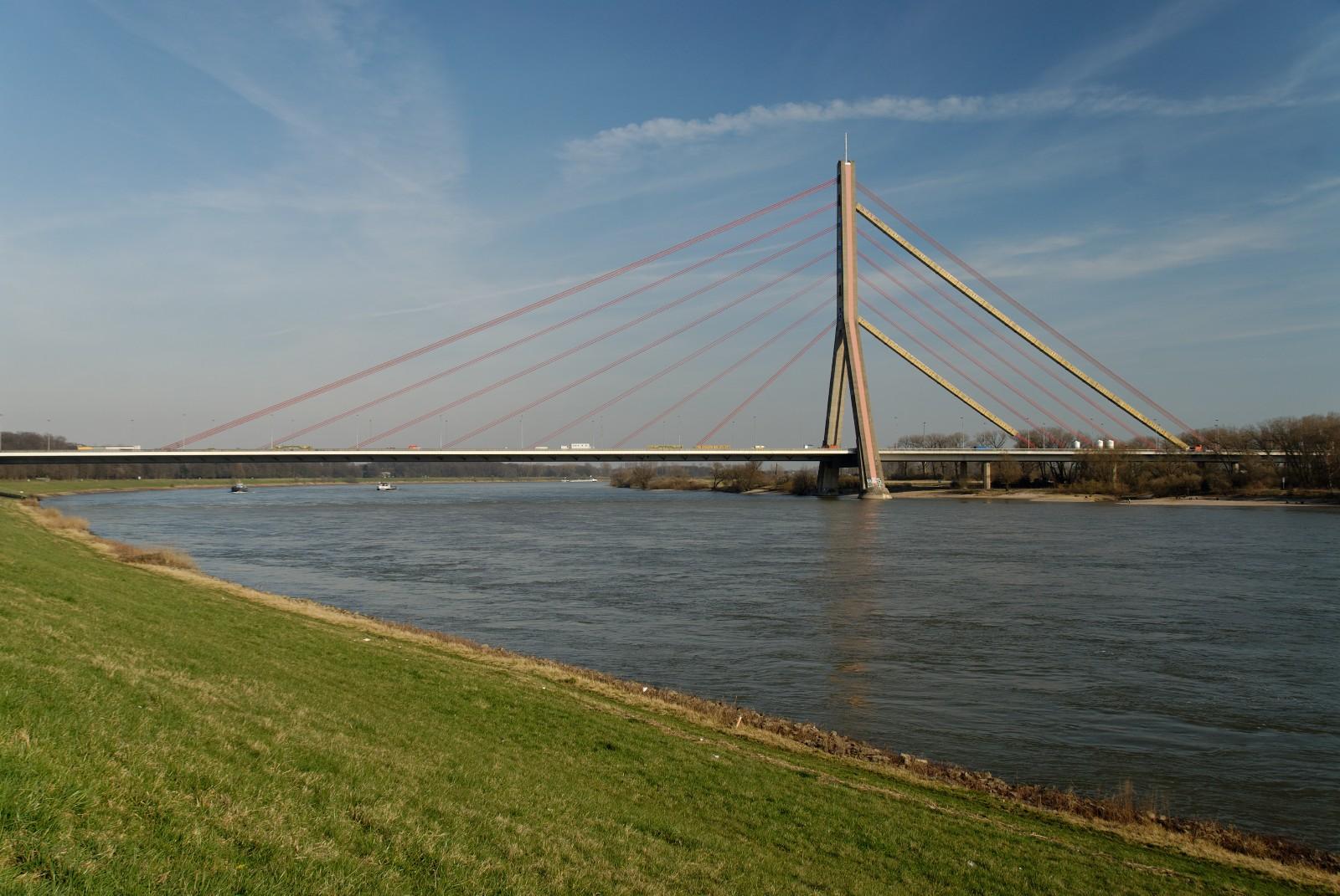 Fleher Brücke von Westen