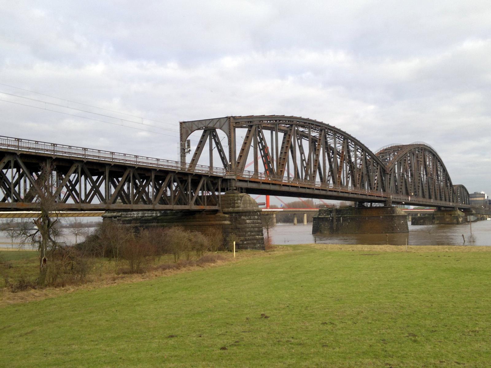 Haus-Knipp-Eisenbahnbrücke