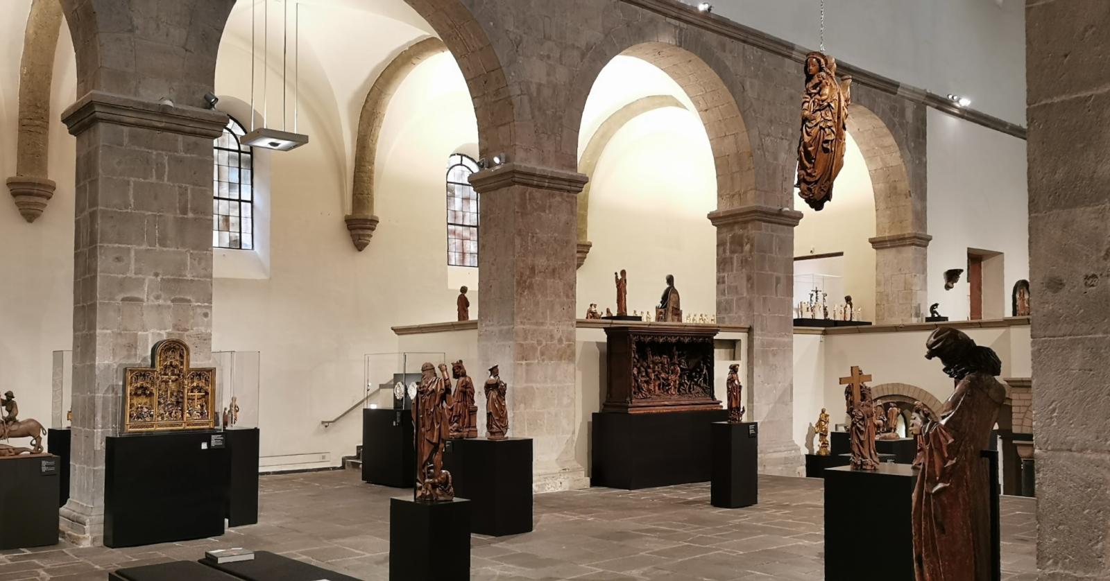 Blick in den Kirchenraum