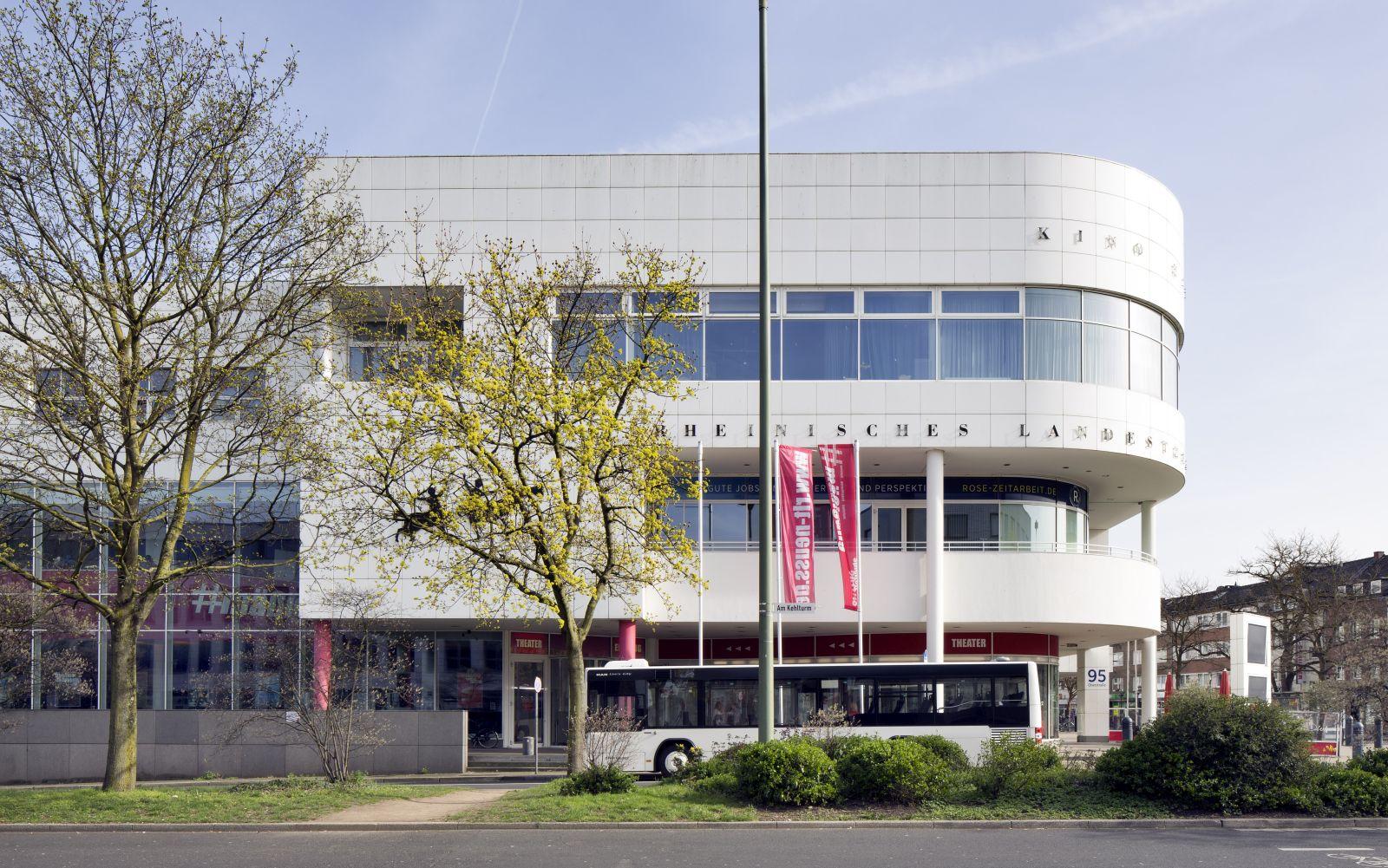 Seitenansicht mit abgerundeter Ecke
