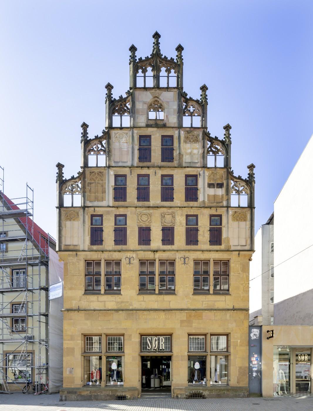 Frontfassade Crüwellhaus