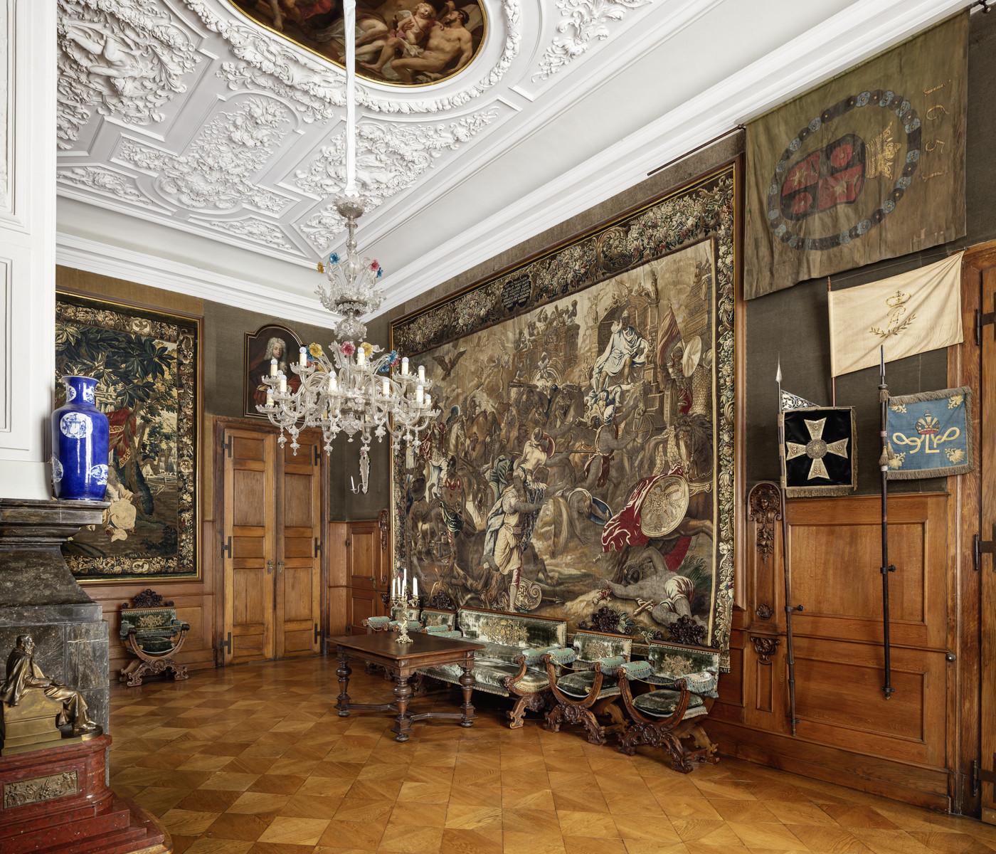 Drittes Königszimmer (Fahnensaal)
