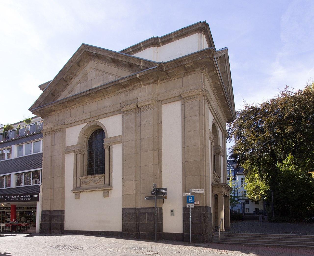 Fassade zur Straßenseite